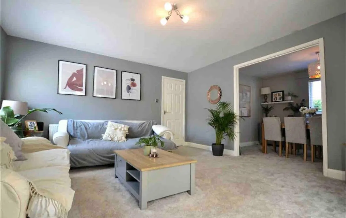 Family Home In Great Dunmow For Up To 5 Guests